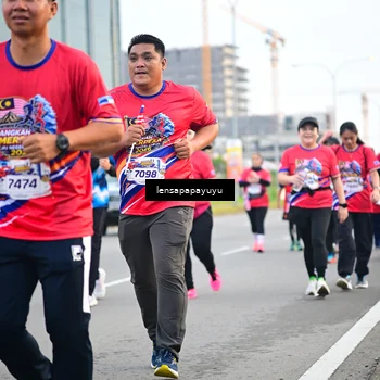 Runner Photo 6007990