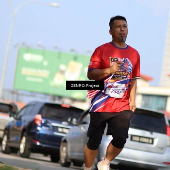 Runner Photo 6007996