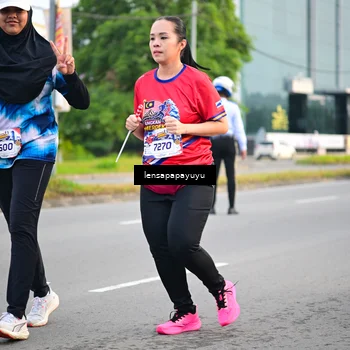 Runner Photo 6007998
