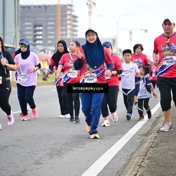 Runner Photo 6008046