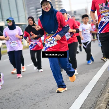 Runner Photo 6008055