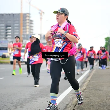 Runner Photo 6008066