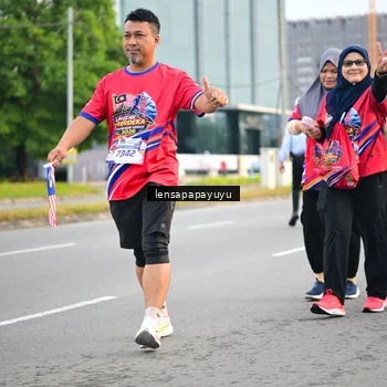 Runner Photo 6008199