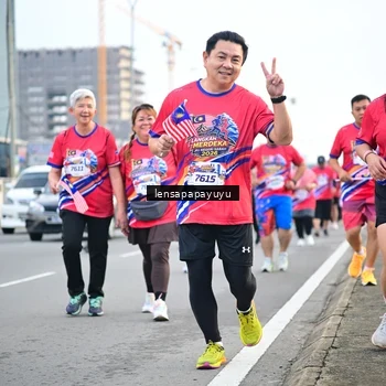 Runner Photo 6008226