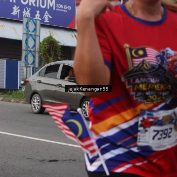 Runner Photo 6008349