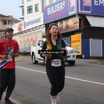 Runner Photo 6008396