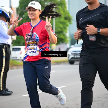 Runner Photo 6008446
