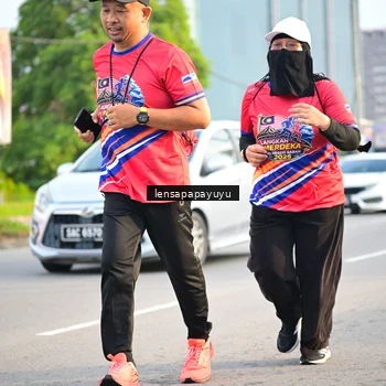 Runner Photo 6008691
