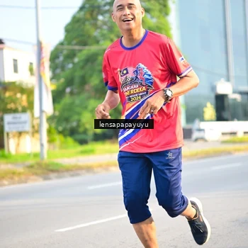 Runner Photo 6008698