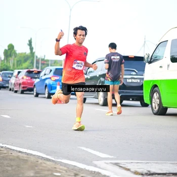 Runner Photo 6008700