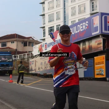 Runner Photo 6009202