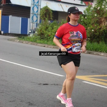 Runner Photo 6009210