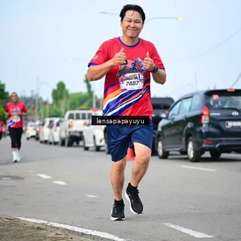 Runner Photo 6009496