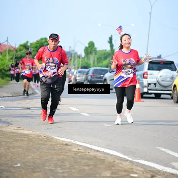 Runner Photo 6009640
