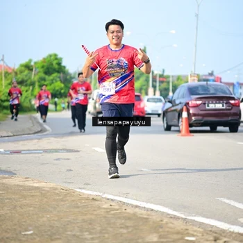 Runner Photo 6009779