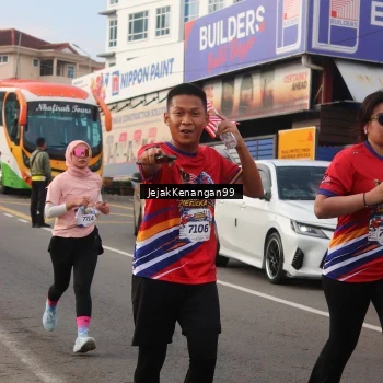 Runner Photo 6009800