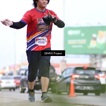 Runner Photo 6010003
