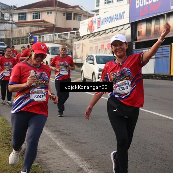 Runner Photo 6010015