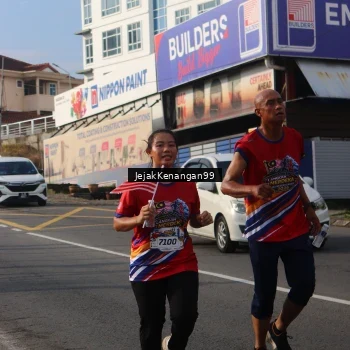 Runner Photo 6010058