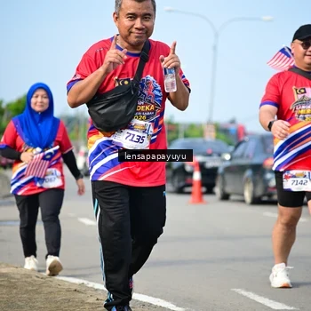 Runner Photo 6011336