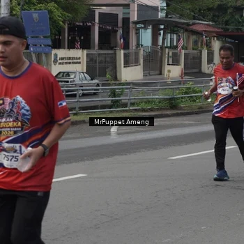 Runner Photo 6011479