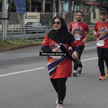 Runner Photo 6011771