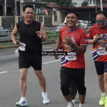 Runner Photo 6012031