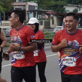 Runner Photo 6012032