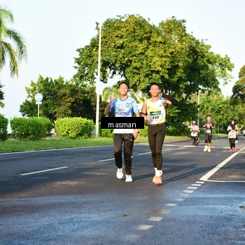 Runner Photo 6012101