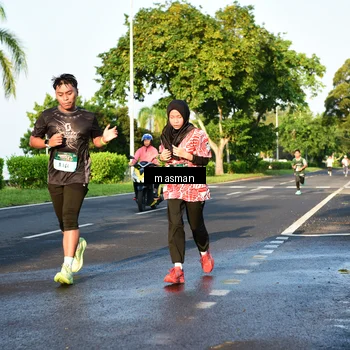 Runner Photo 6012142