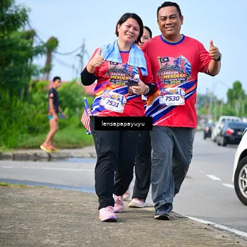 Runner Photo 6012194