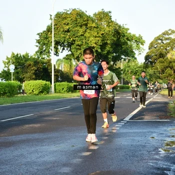 Runner Photo 6012316