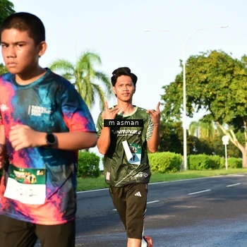 Runner Photo 6012321