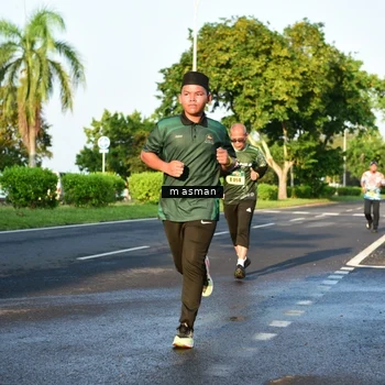 Runner Photo 6012330
