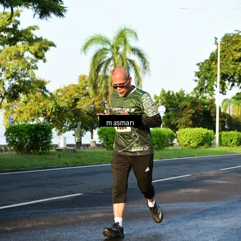 Runner Photo 6012402