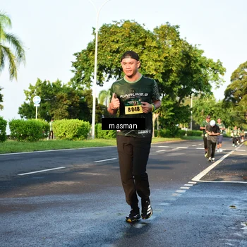 Runner Photo 6012456