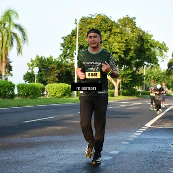 Runner Photo 6012502