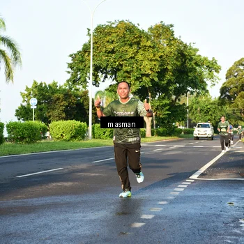 Runner Photo 6012545