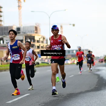 Runner Photo 6012570
