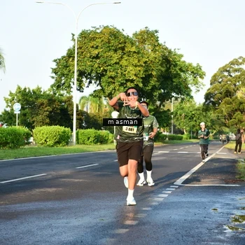Runner Photo 6012585