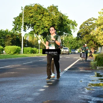 Runner Photo 6012645