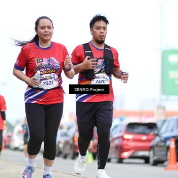 Runner Photo 6012744