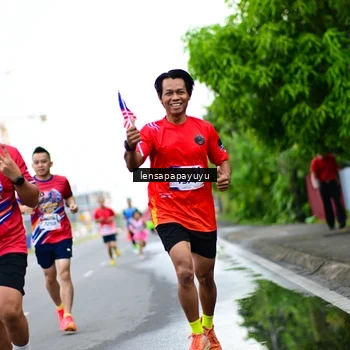 Runner Photo 6012794