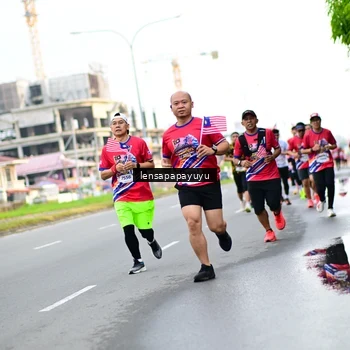 Runner Photo 6012845