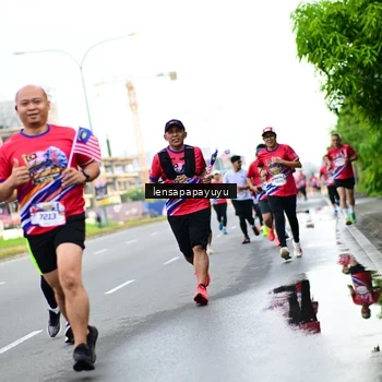 Runner Photo 6012851