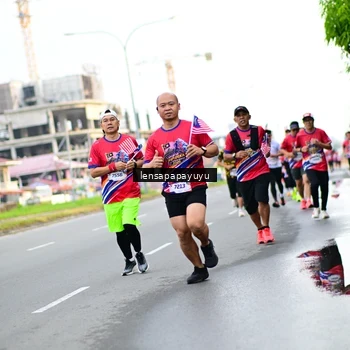 Runner Photo 6012852