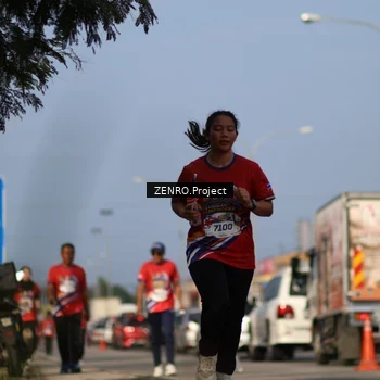 Runner Photo 6012853