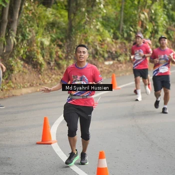 Runner Photo 6012874