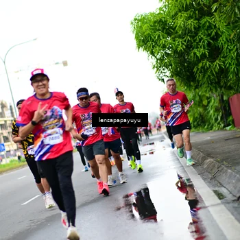 Runner Photo 6012879