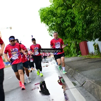 Runner Photo 6012899